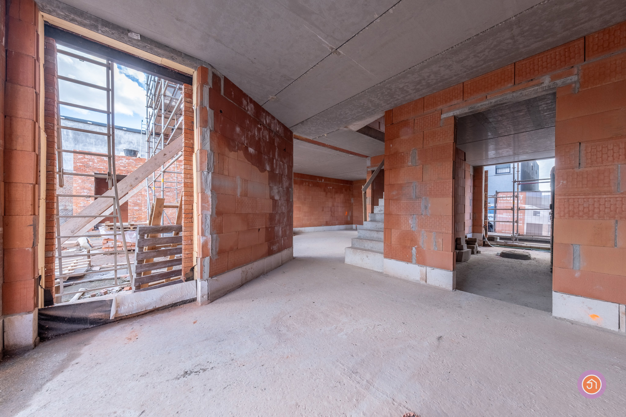 Lichtrijke casco woning met 3 tot 5 slaapkamers en garage - foto 4