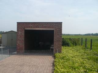 Instapklare gezinswoning met drie ruime slaapkamers, garage en tuin. EPC = 204. GEEN HUISDIEREN TOEGELATEN! Voor verdere info of afspraak bel 0473...