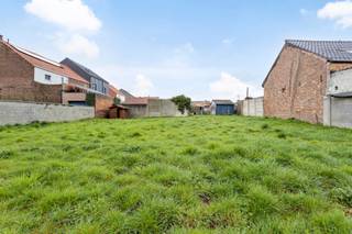 Op zoek naar een goede bouwgrond om je nieuwe (t)huis op te zetten?In Goetsenhoven (deelgemeente van Tienen) vinden we tussen nr1 op de Dreefstraat...