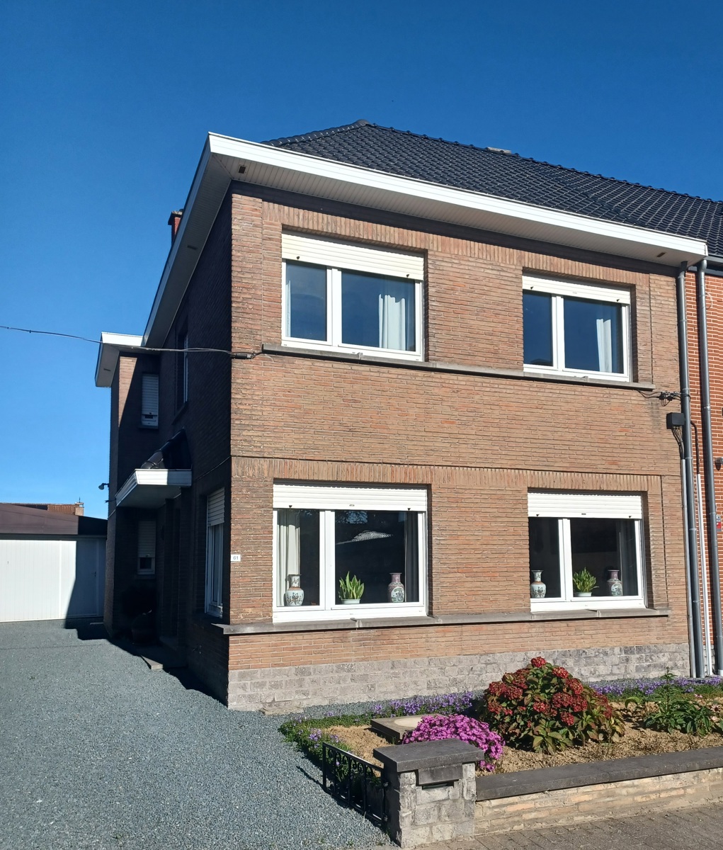 Halfopen bebouwing met 3 slpkrs nabij centrum Tollembeek - foto 1