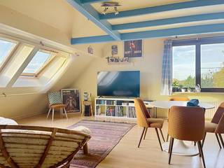 Bel appartement sur le toit à louer à Bruges le long du Steenkaai, avec vue sur l'eau. L'appartement est idéalement situé à proximité du centre...