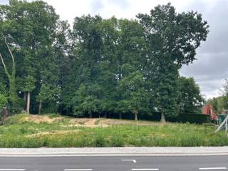 Ontdek dit prachtige gelijkvloers nieuwbouwappartement met een indrukwekkende binnen oppervlakte van maar liefst 135 m²  !!! De ruime living van...