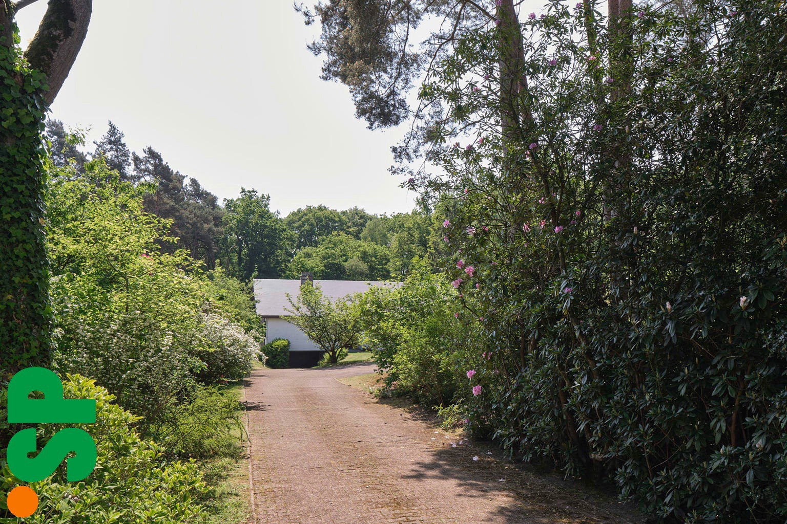 Modernistische villa op ruim perceel. - foto 2