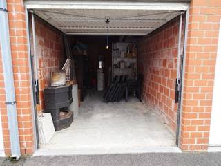 Gelegen in Residentie Ter Beke:<br /><br />Afgesloten garagebox van ongeveer 15 m² , in het centrum van Anzegem.<br />Voorzien van een kantelpoort.