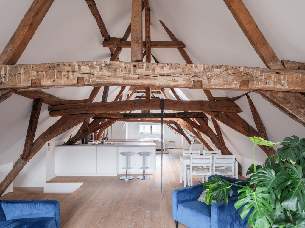 Bijzonder duplexappartement (240 m²) met vier slaapkamers, telkens met eigen sanitair en buitenruimte, gelegen in een kleinschalige residentie nabij het Zuid. - foto 3