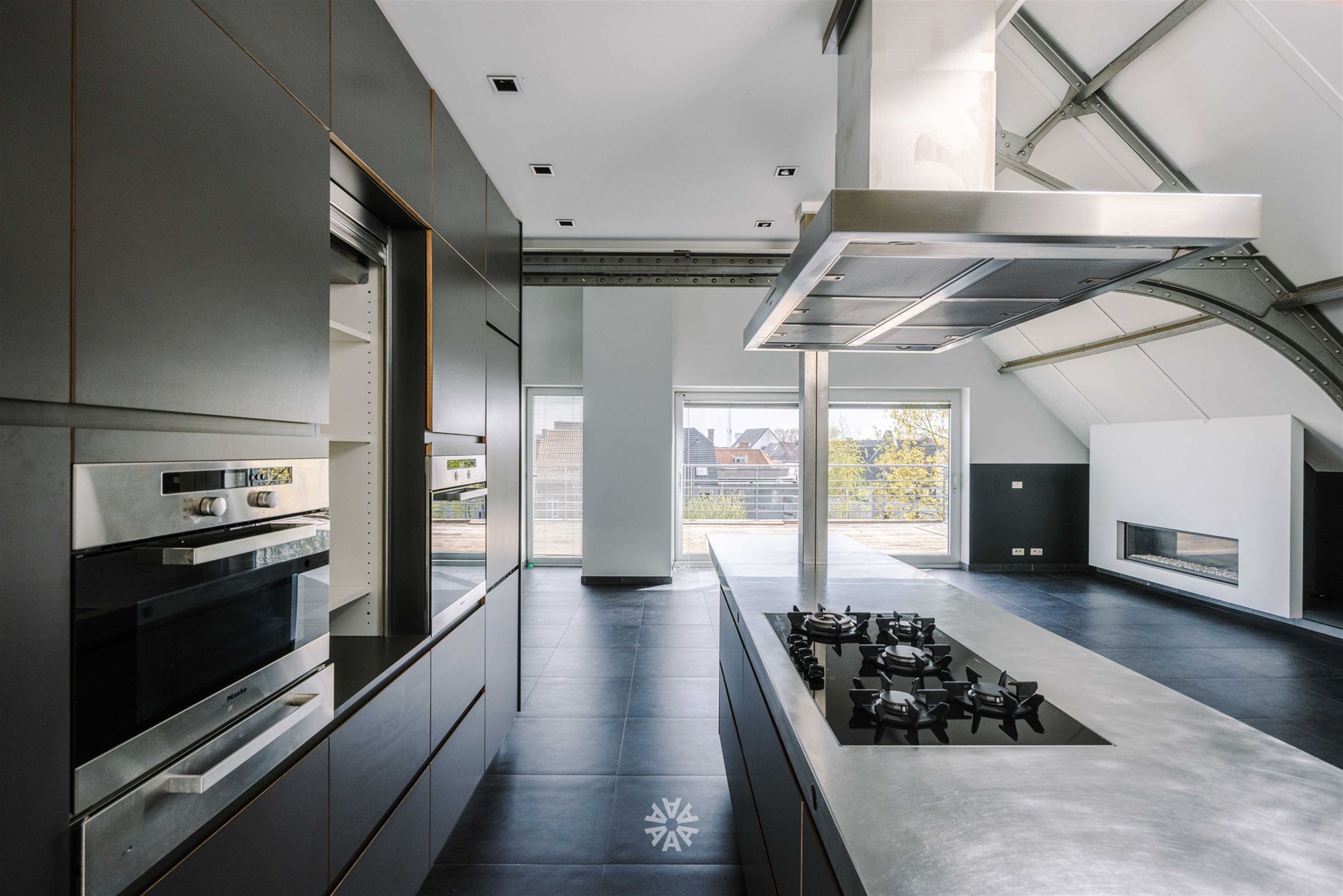  Uniek industrieel loftappartement met royaal terras - foto 3