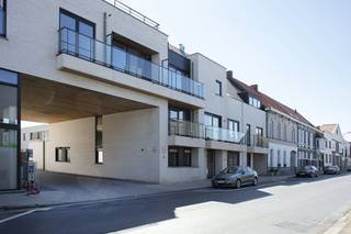 Cet appartement de nouvelle construction (2020) est situé à quelques pas du centre de Deerlijk. L'appartement dispose de 2 chambres et...