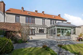 Op zoek naar een woning met ruimte, licht en talloze mogelijkheden? Deze karaktervolle woning in Wemmel combineert comfort, flexibiliteit en...