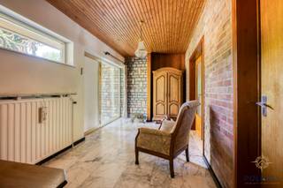 Droomt u van wonen in volledige rust en omringd door natuur, zonder in te boeten op comfort, stijl en bereikbaarheid? Dan is deze vrijstaande...