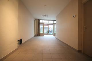 Gelijkvloersappartement met 1 slaapkamer en tuin in centrum Merksem Rustig één slaapkamer appartement nabij scholen, winkels en het openbaar...