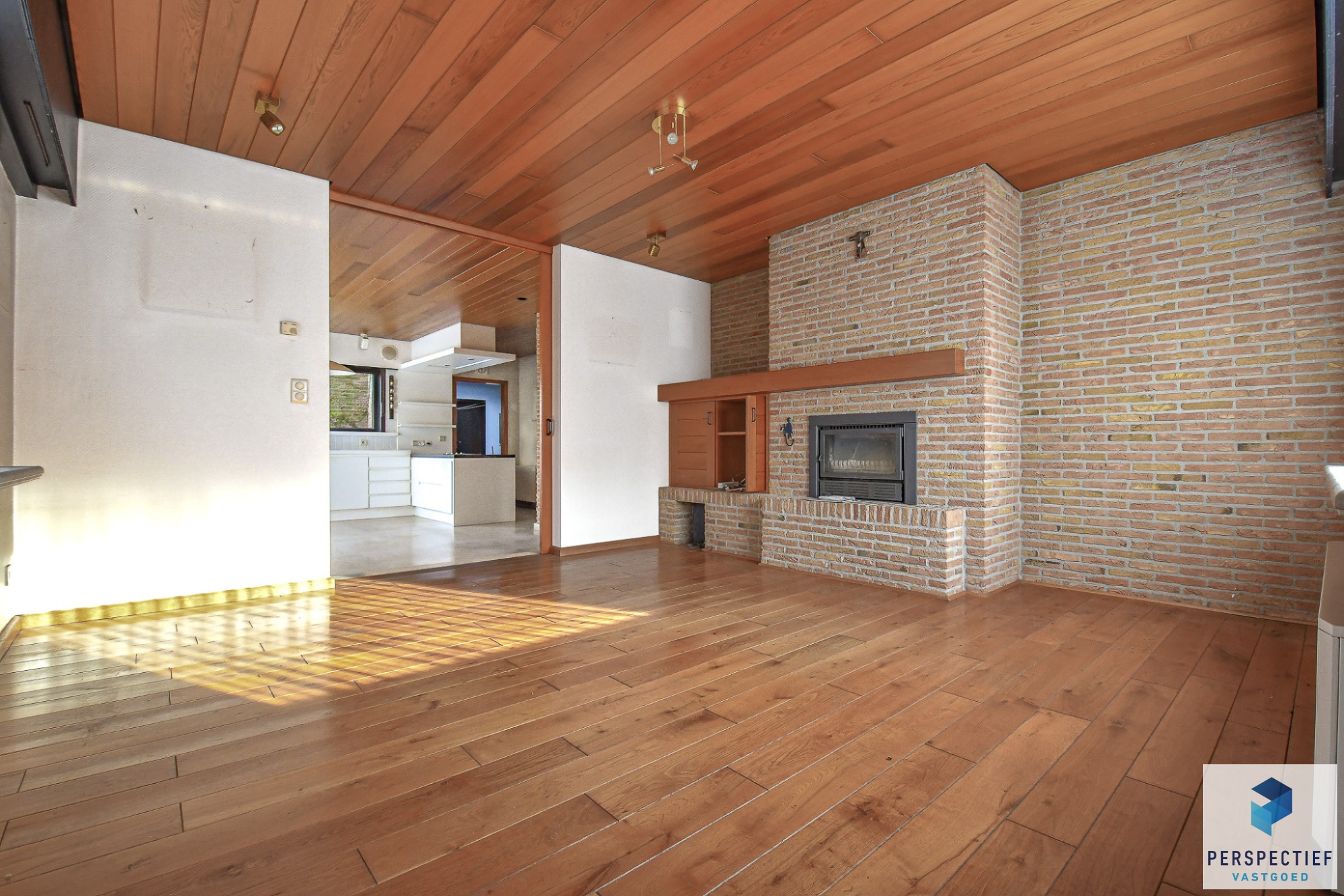 Centraal gelegen ruime woning met 3 slaapkamers - garage en grote tuin - foto 4