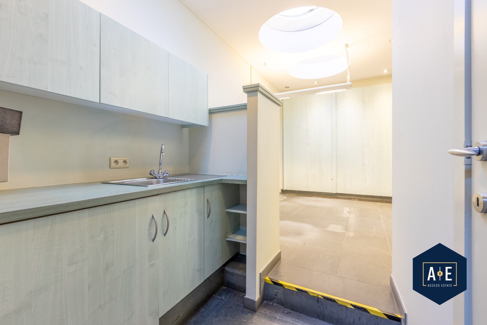 Commerciële ruimte/kantoren in centrum Wetteren te huur - foto 3