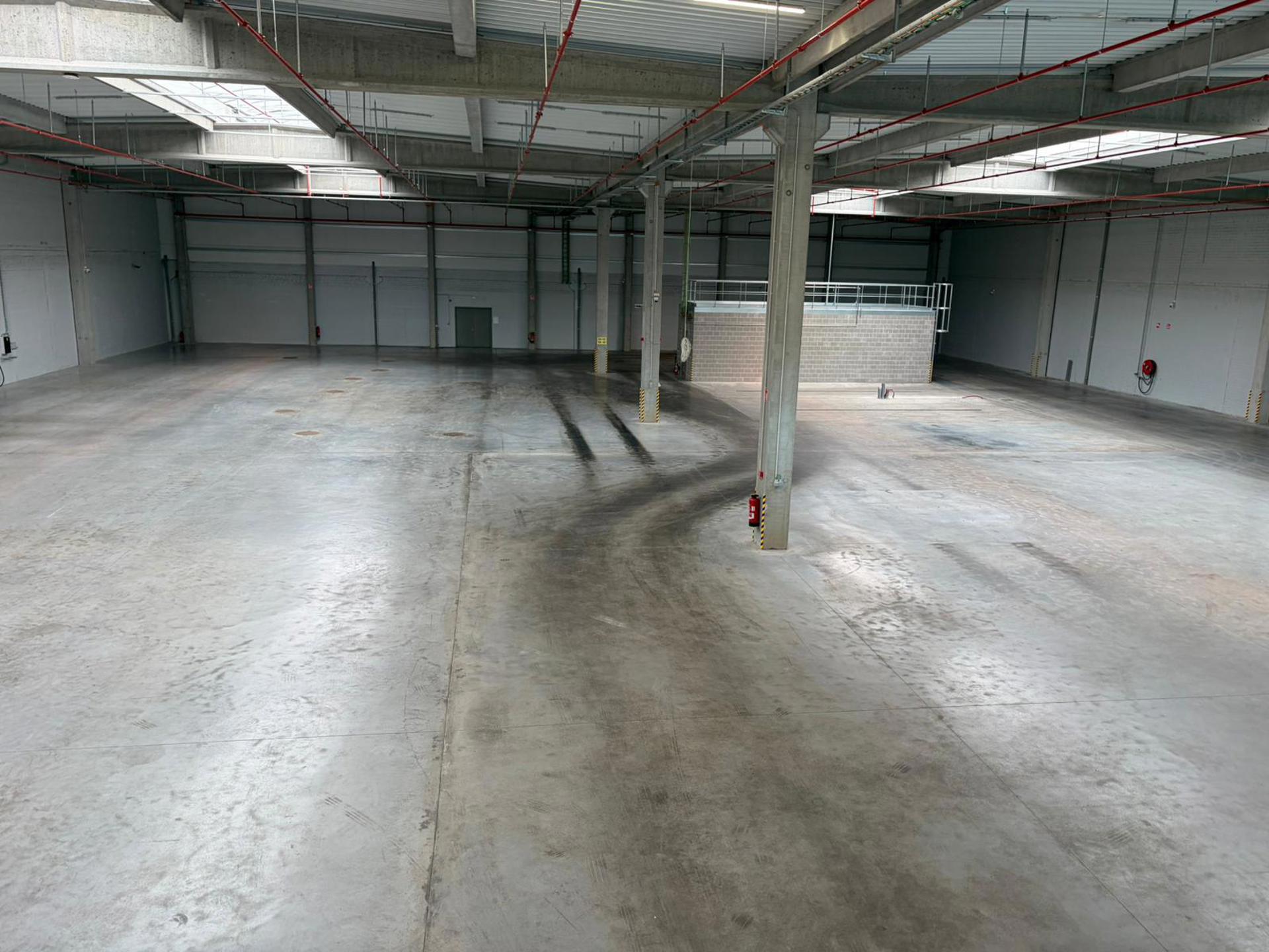 Commercial for rent in Sint-Niklaas - photo 4