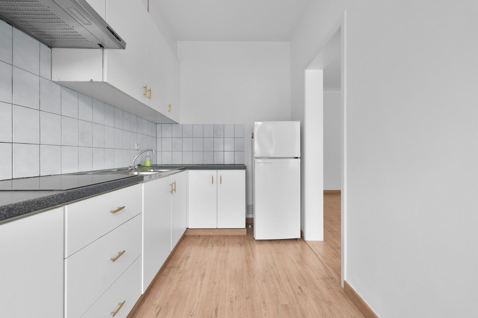 Gelijkvloers appartement met 2 slaapkamers en binnenkoertje - foto 5