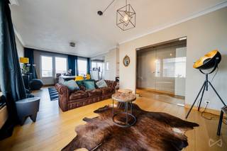 We Invest Liège et Nicolas vous proposent cet élégant appartement 2 chambres idéalement situé sur le Quai de Rome à Liège.Ce bien conviendra...
