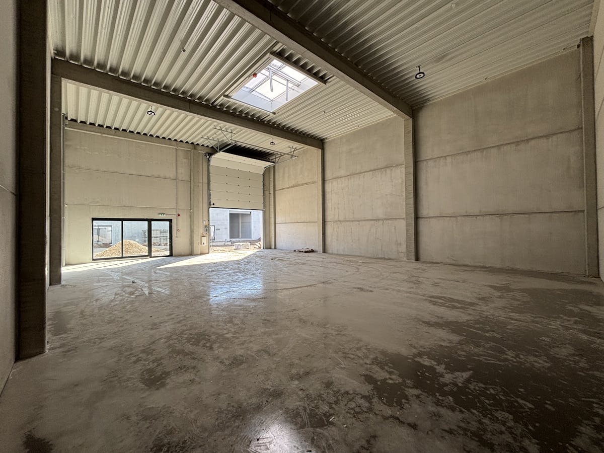 Nieuwbouw KMO-unit van 200 m² te huur in Sint-Truiden - foto 5