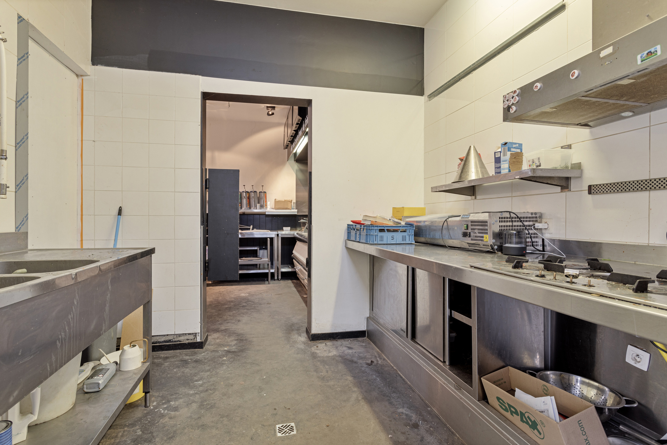 Handelszaak ingericht als frituur met studio + ruime parking - foto 3