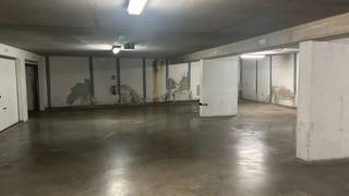 Gelegen in een ondergrondse parking aan het Falconplein nr 28  parkingplaats op -2  prijs 30.000 € 