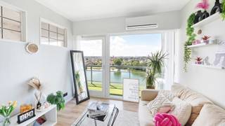 Mooi vernieuwd studio met een schitterend uitzicht over Heist en hinterland. Deze verzorgde studio geniet van een aparte slaapkamer met...