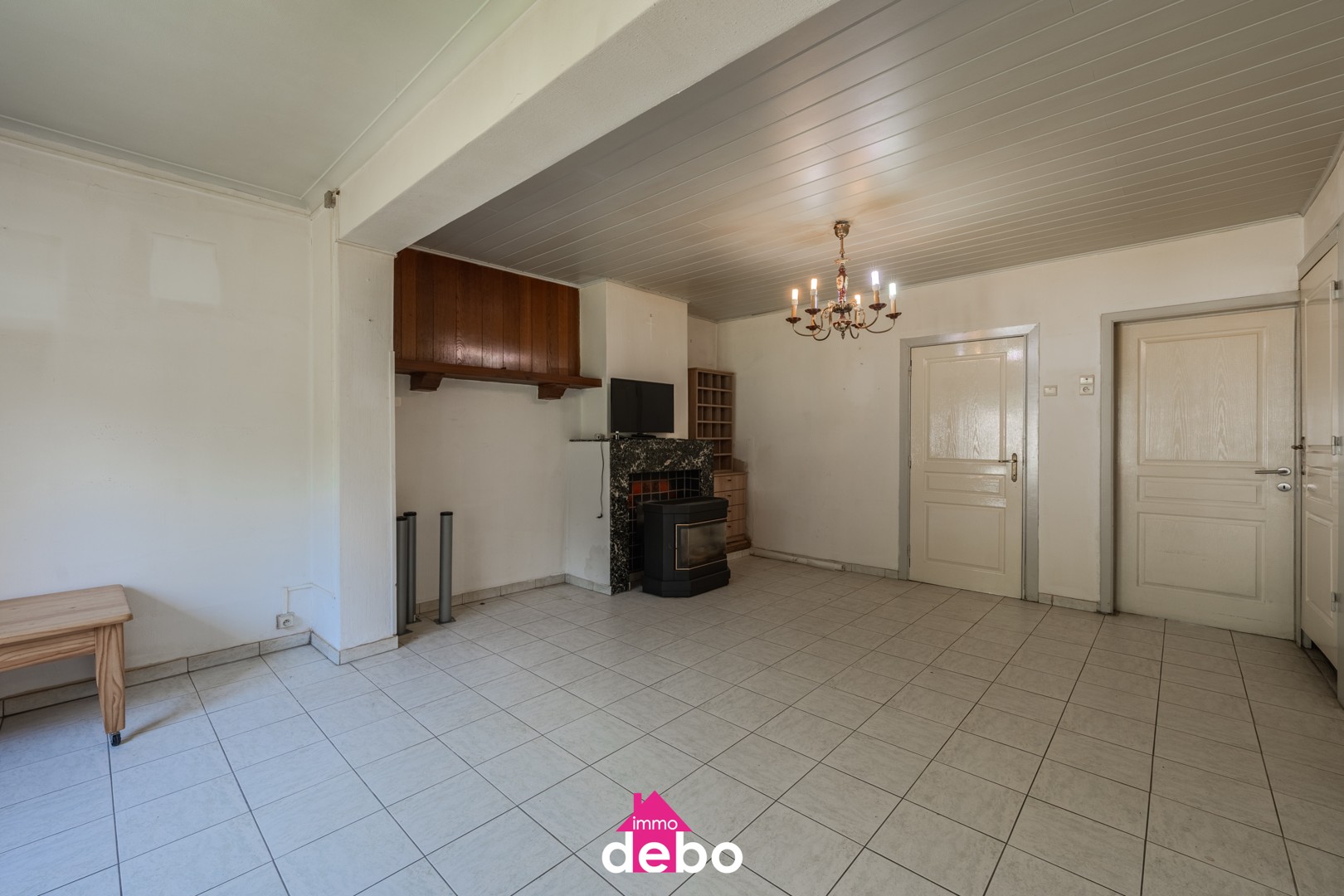 Zeer interessante charmante en ruime woning met 4 slaapkamers, badkamer, keuken, 2 garages en grote tuin - foto 5
