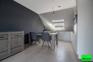+++ Papestraat 17b21, Denderleeuw +++Op de tweede verdieping van een recent gebouw in Denderleeuw bevindt zich dit instapklare en energiezuinig...