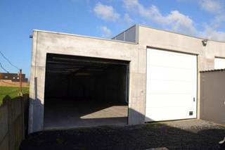 Ruime loods die uitermate geschikt zijn als opslagplaats voor een zelfstandige of bijberoeper.Indeling loods:* loods van 120 m²Volgende...