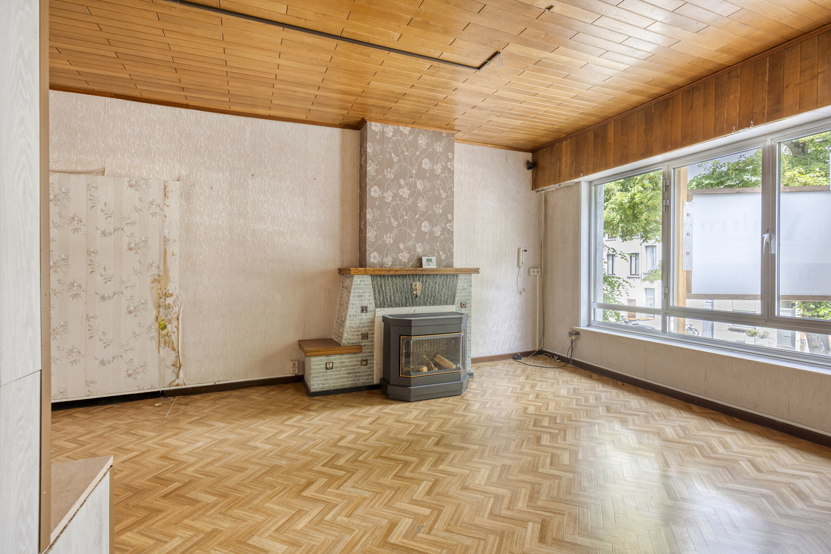 Te renoveren woning met grote garage - foto 4