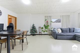 Te koop: ruim gesloten appartement in het hart van Lichtervelde, op wandelafstand van winkels, openbaar vervoer en belangrijke invalswegen. Dit...