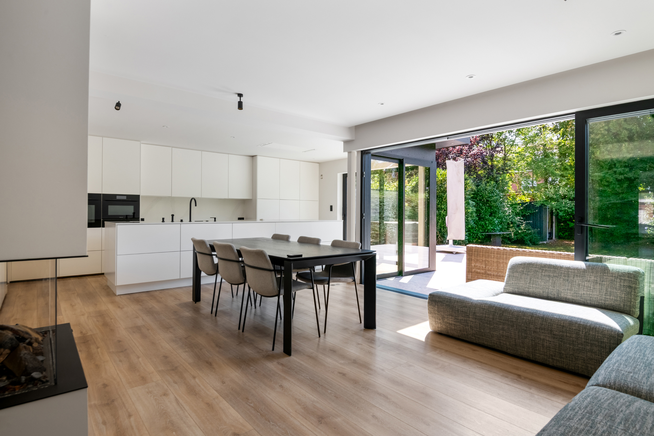 Gerenoveerde hob met 3slpks +3bdks + tuin - foto 2