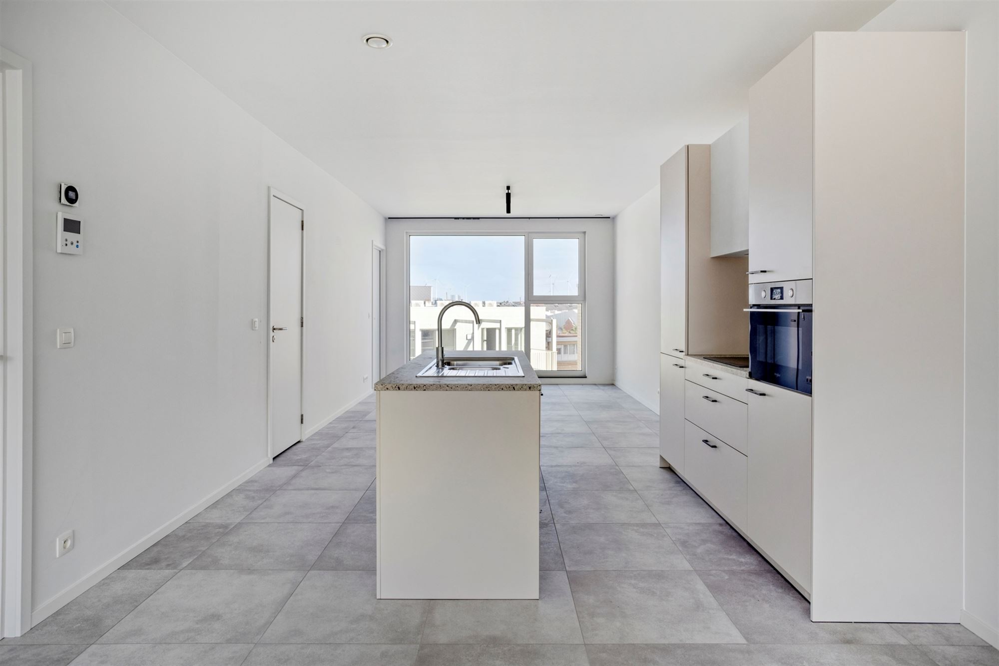 CENTRAAL GELEGEN PENTHOUSE MET 2 SLKS + TERRAS  - foto 4