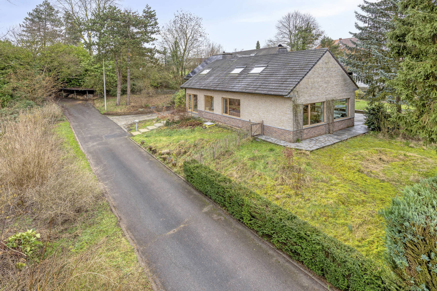 Ruime villa in een groene omgeving - foto 2