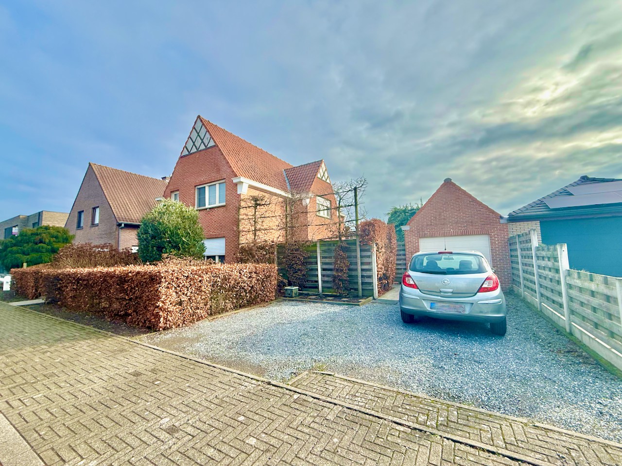 Instapklare, karaktervolle ALLEENSTAANDE woning op topligging in Ertvelde ! - foto 2