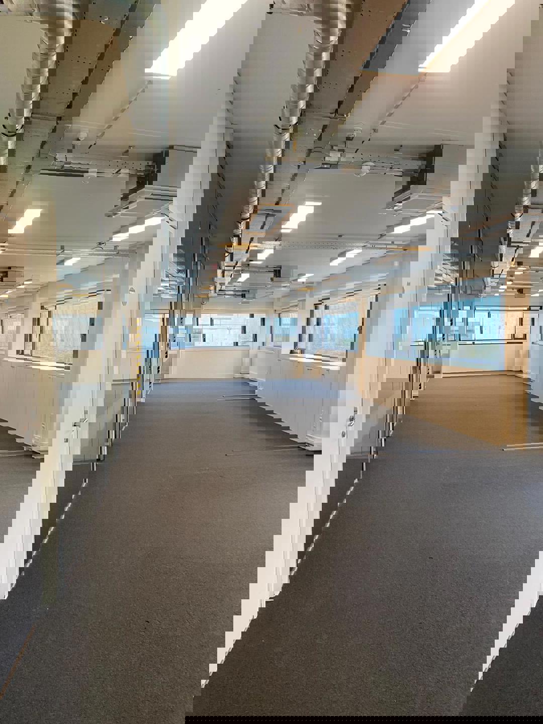 Moderne kantoren 190m² te huur links of rechts 1ste verdiep - foto 3