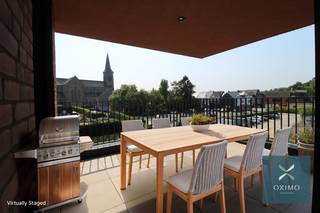 Nieuwbouwappartement te koop in project De Wisselaar – Centrum Merelbeke
Laatste kans, nieuwe voorwaarden! In blok A van het stijlvolle nieuwbouwproject De Wisselaar komt het allerlaatste appartement op de markt.
Troeven van dit appartement:
3 slaapkamers
Instapklaar bij akte – meteen verhuizen mogelijk
Lichtrijk interieur met prachtig zicht op de kerk
Centrale ligging in hartje Merelbeke
Dit appartement is ideaal voor wie modern wonen wil combineren met rust en comfort op een centrale ligging.
Exclusief te koop aangeboden via de Oximo online verkoopsprocedure. Voor registratie en aanvaarding van de verkoopsvoorwaarden zie www.oximo.be.