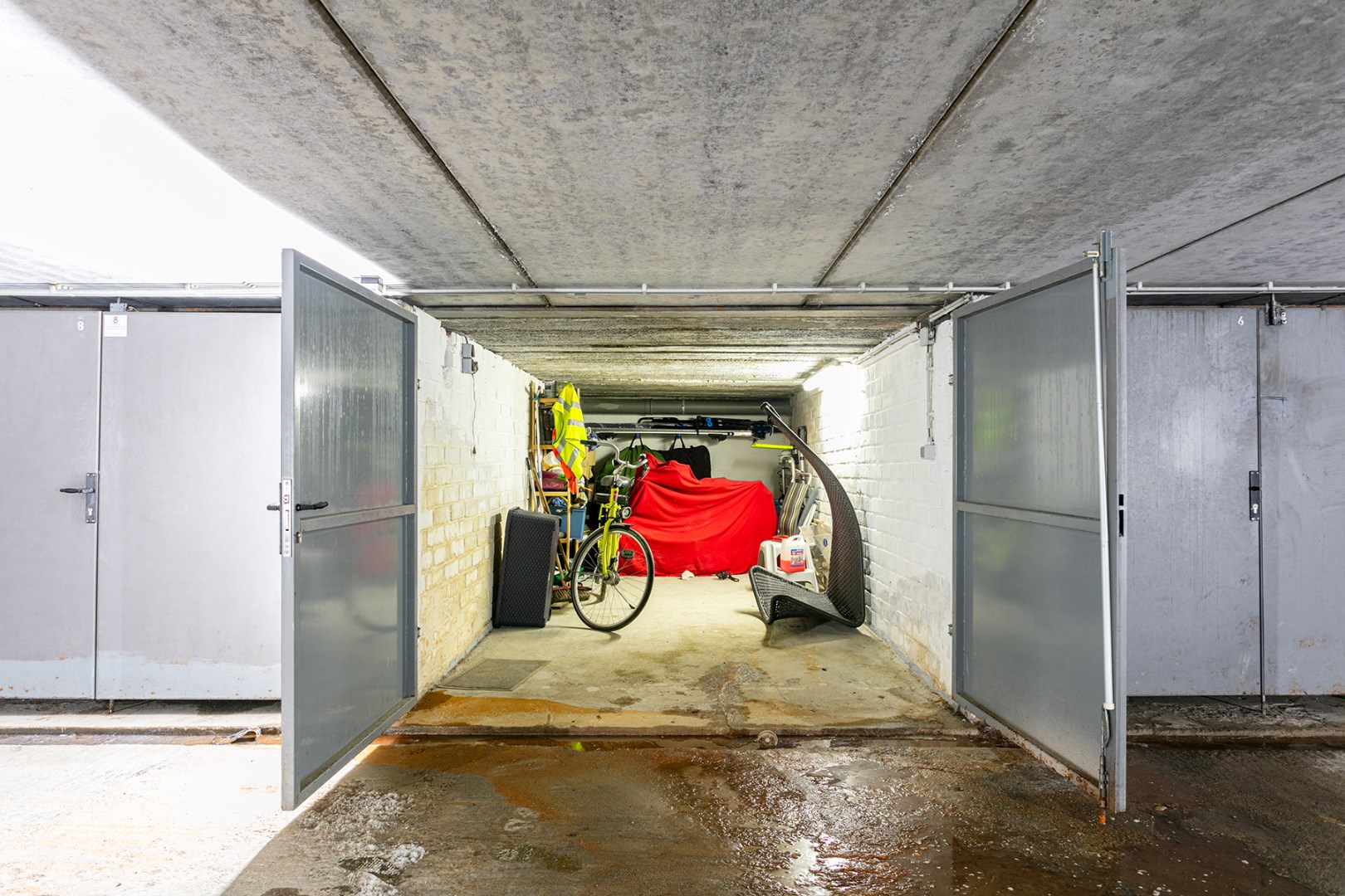 Garage for sale in Deurne - photo 1