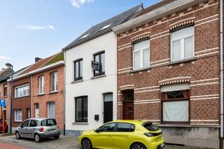 Zéér gunstig gelegen woning aan de Rubensstraat, tussen de Kongostraat en het Sint-Martinusplein. Dit huis bevindt zich op wandelafstand van...