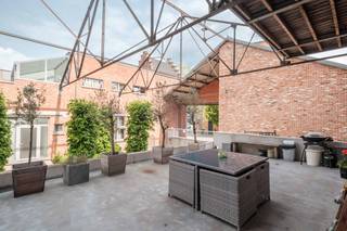 Dit stijlvol appartement met twee slaapkamers is gelegen in het centrum van Oudenaarde, op wandelafstand van de markt. Het appartement in...