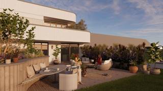 <p><span>De verkoop geschiedt onder 21% BTW op het constructie-aandeel en 12% registratierechten op het grondaandeel.</span></p><p><span>Exclusief notariskosten en aansluitingskosten van de nutsvoorzieningen.</span></p><p><span> </span></p><p><span>Grondaandeel: €160.000 + 12% = €179.200</span></p><p><span>Constructie: €725.000 + 21% = €877.250</span></p><p><span>Totaal incl. BTW en registratierechten: €1.056.450</span></p><p><span> </span></p><p><span>Schitterend lichtrijk appartement op de eerste verdieping met o.a. ruime leefruimte, ingerichte leefkeuken, berging, 2 slaapkamers, 2 badkamers en 2 ruime terrassen die achteraan uitgeven op de privatieve gemeenschappelijke tuin.</span></p><p><span>Ieder appartement beschikt er over een eigen garagebox met plaats voor twee wagens en een private kelderberging. Daarnaast is er een gemeenschappelijke fietsenberging voorzien.</span></p><p><span> </span></p><p><span>INDELING</span></p><p><span> </span></p><p><span>Inkomhal, gastentoilet met handenwasser, ruime leefruimte onderverdeeld in zit- en eetgedeelte. </span></p><p><span>Vanuit de leefruimte toegang tot de beide terrassen van 22 m² en 55 m², open leefkeuken met kookeiland.</span></p><p><span>Verder is er een masterunit met ensuite badkamer, een tweede slaapkamer met tweede ingerichte badkamer en een ruime berging met voorzienig wasmachine en droogkast.</span></p><p><span> </span></p><p><span> </span></p><p><span> </span></p>