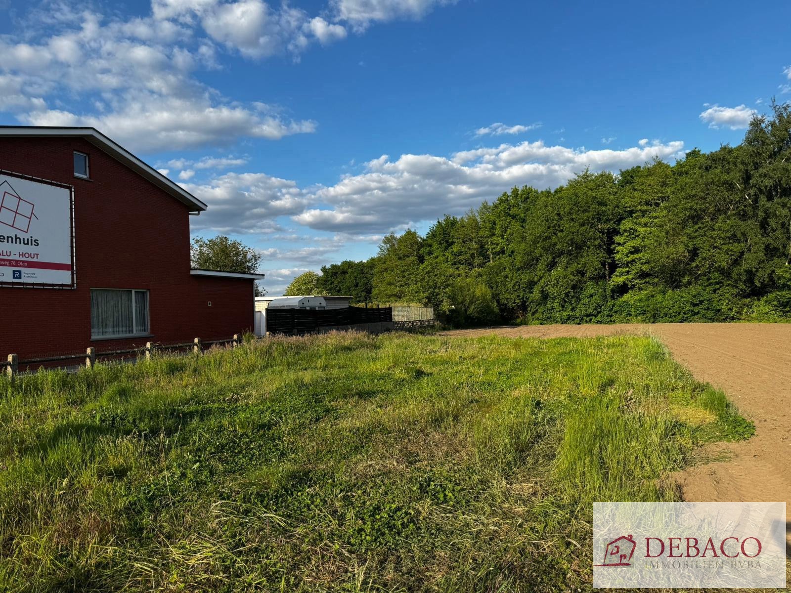 Goed gelegen bouwgrond voor open bebouwing! - foto 1