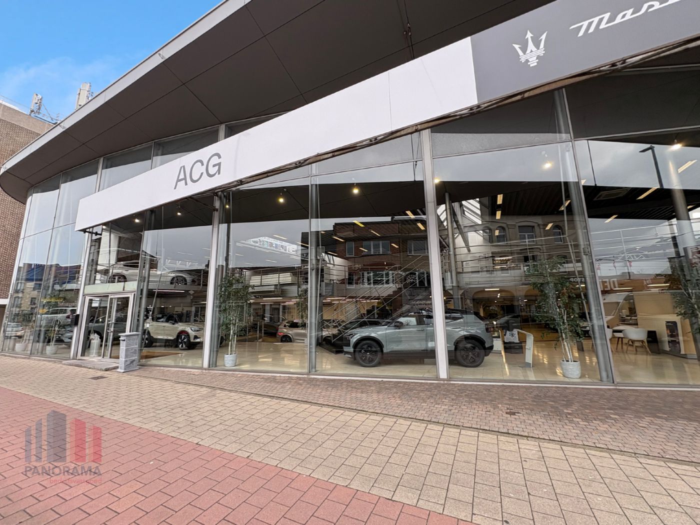 Veelzijdig bedrijfsgebouw met showroom op absolute toplocatie - foto 2