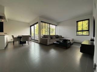 Ruim 2 slpk. appartement in residentie Laerhoef op wandelafstand van het centrum van Hoogstraten.Indeling:-Centrale gang met toegang tot:-Ruime...