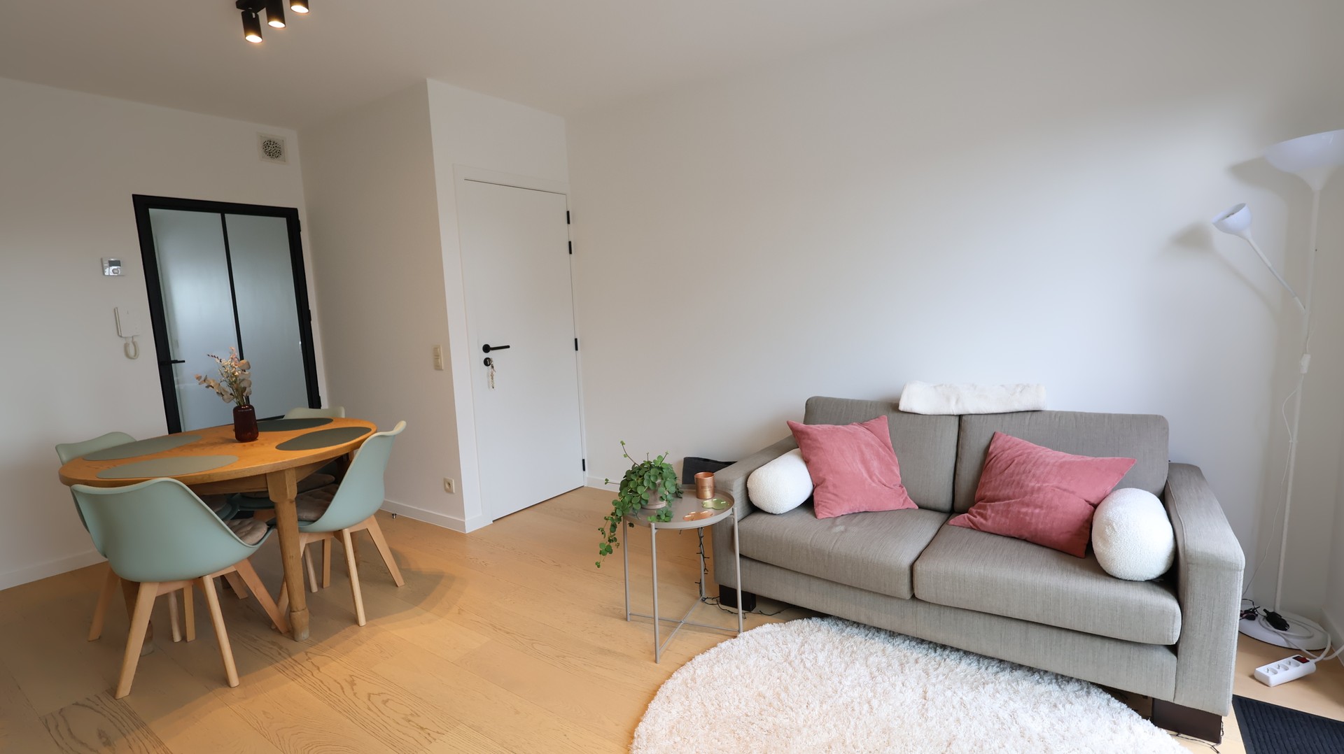 Recent één slaapkamer appartement op wandelafstand van het centrum. - foto 3