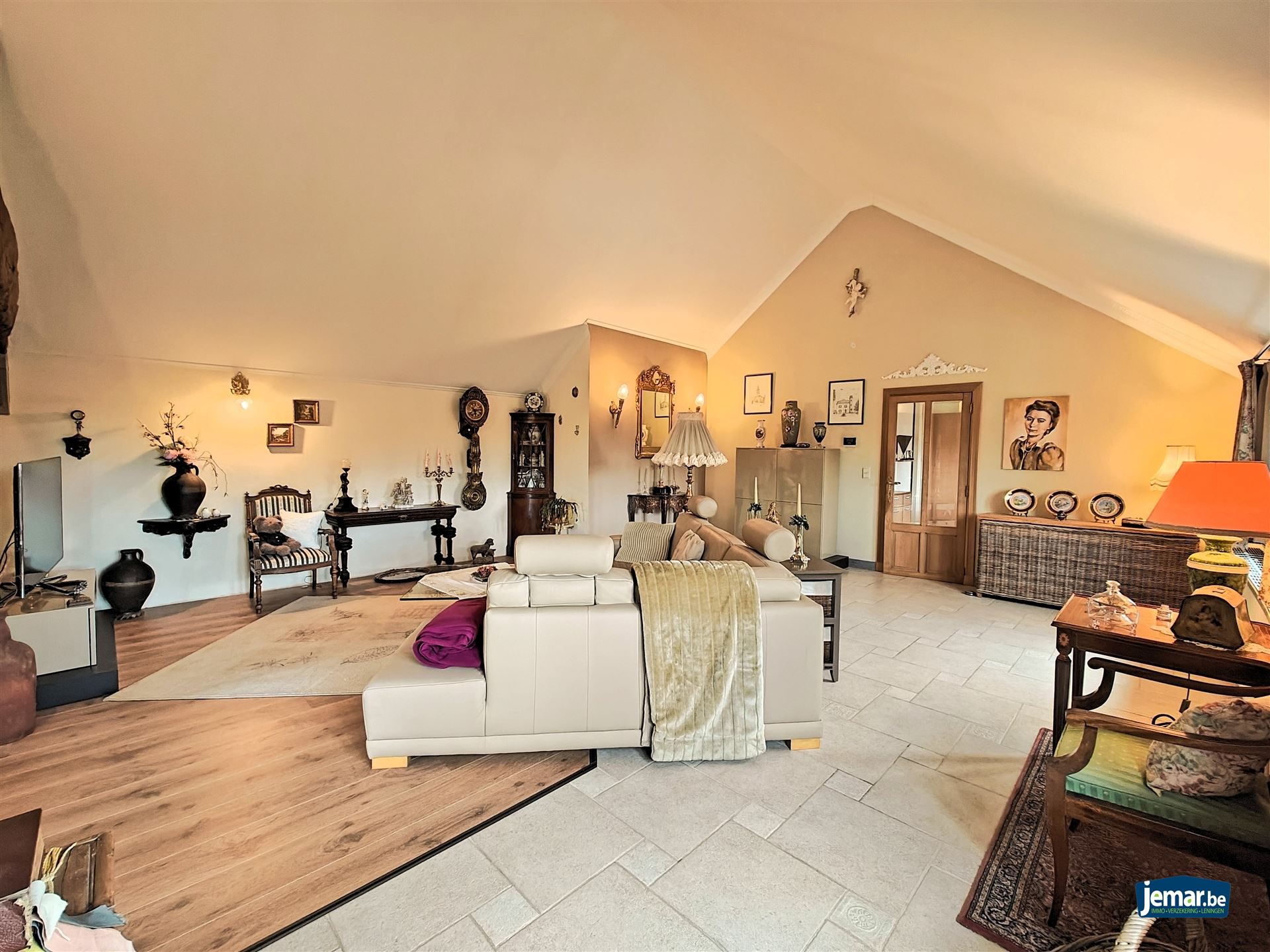 Ruim en karaktervol appartement van 190m² in het charmante Maasdorp Vucht! - foto 3