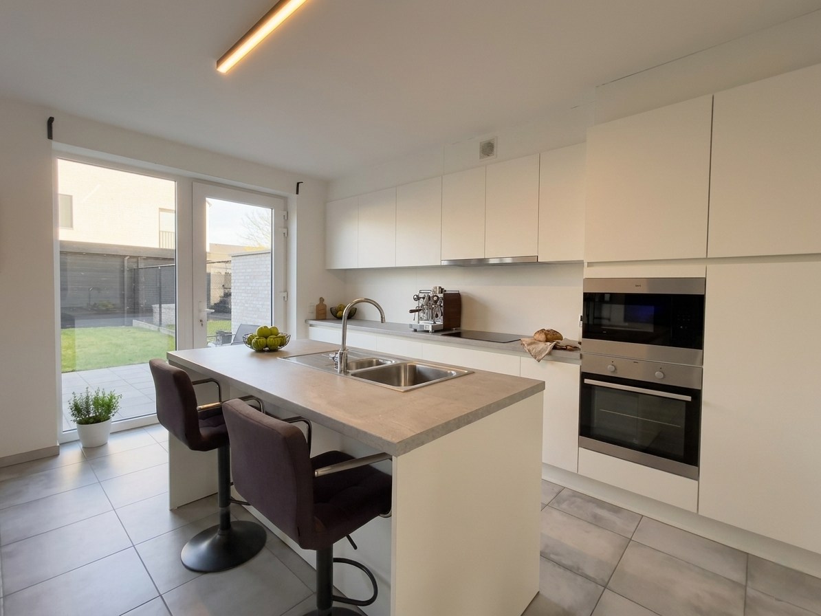 NIEUWBOUWWONING IN HARTJE POESELE MET 3 SLPKS, TUIN & CARPORT - foto 4
