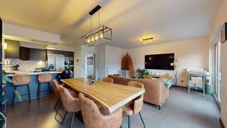 In een rustige straat in Zeebrugge bevindt zich deze recent gebouwde woning die uitblinkt in comfort, licht en energiezuinigheid.Op het gelijkvloers...