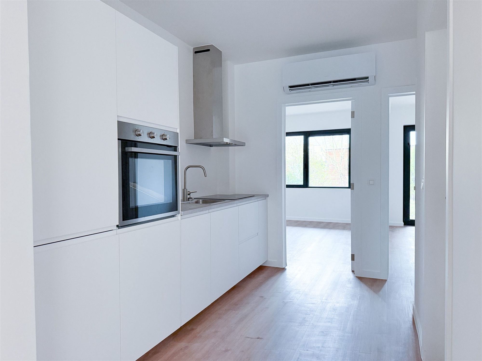 volledig vernieuwd appartement mét tuin - foto 2