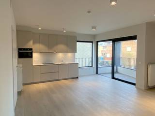 Assistentieflat gelegen in het prachtige groene complex Institut Moderne, op wandelafstand van station Gent Sint-Pieters en nabij grootwarenhuizen...