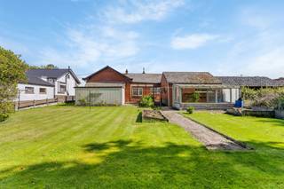 <p><span>Goed onderhouden gelijkvloerse woning met 3 slaapkamers rustig gelegen op een perceel van 8a35ca te Stal.</span></p><p><span> </span></p><p><span>Belangrijkste troeven:</span></p><p><span>- Centrale doch rustige ligging</span></p><p><span>- Uitstekend onderhouden</span></p><p><span>- 3 slaapkamers</span></p><p><span>- Gelijkvloers</span></p><p><span>- Tuin met overdekt terras</span></p><p><span>- EPC D label dus geen renovatieverplichting</span></p><p><span>- Rolluiken</span></p><p><span>- Garage</span></p><p><span> </span></p><p><span>Bekijk zeker ook de foto's en de grondplannen met de afmetingen. Zo krijgt u van thuis uit al een perfect beeld van wat deze woning te bieden heeft!</span></p><p><span> </span></p><p><span>Wenst u meer info of een vrijblijvende bezichtiging, contacteer dan ons kantoor op het nummer 011 85 15 15 en wij helpen u graag verder.</span></p>