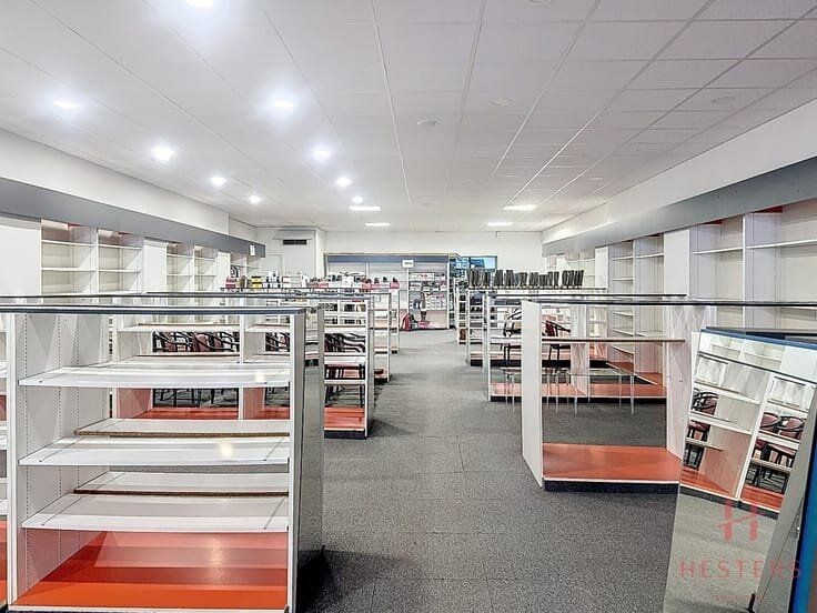 Top gelegen handelsruimte met woonst op de Grote Markt te Zelzate! - foto 5