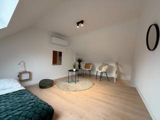 Deze recentelijk volledig gerenoveerde studio is gelegen nabij zwembad Rooigem en het prachtige Natuurreservaat Bourgoyen.<br />Ideaal voor starters, ouders met studerende kinderen,...<br />Het gebouw bestaat uit 6 studio's en 1 appartement.<br /><br />Kenmerken:
<ul>
	<li>Moderne afwerking: nieuwe vloeren, ramen, dak, elektriciteit, keukens, en badkamers</li>
	<li>Voorzien van warmtepomp voor efficiënte verwarming en koeling</li>
	<li>Uitstekende locatie: vlakbij winkels, openbaar vervoer en ontspanningsmogelijkheden</li>
</ul>
Elke unit beschikt over:

<ul>
	<li>Ingerichte keuken (met oven, kookplaat, dampkap)</li>
	<li>Moderne douchekamer met toilet</li>
	<li>Sommige studio’s hebben een duplex indeling</li>
</ul>
Plan vandaag nog uw bezoek! Contacteer ons via mail of bel Arcade Vastgoed.